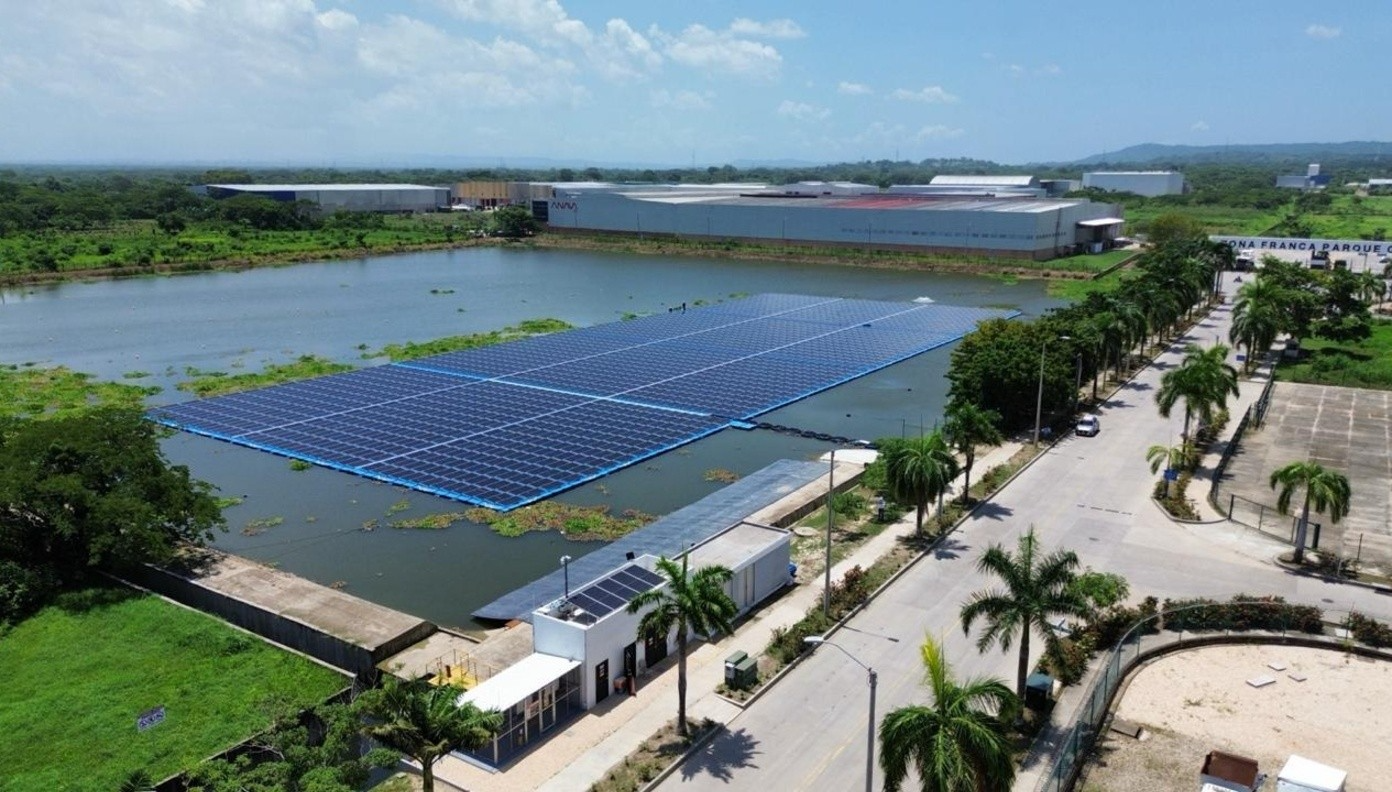 ENEXA y Zona Franca Parque Central inauguran una de las mayores plantas solares flotantes de América Latina